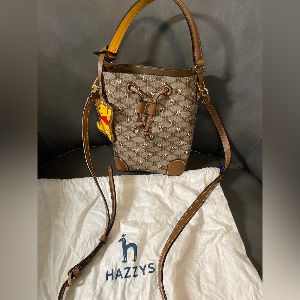 Korean brand Hazzys crossbody bag